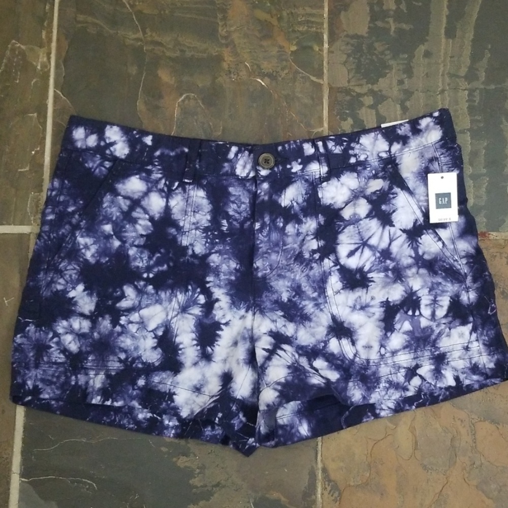 NWT GAP Indigo Blue and White shorts, size 6